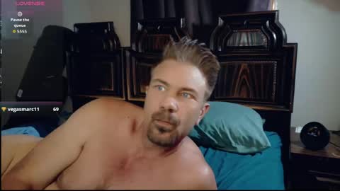 Snapshot of ahardman10 chatting on 04.28.26 Blue Eyed Handsome Man online show from 04.28.26