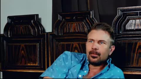 Snapshot of ahardman10 chatting on 05.01.26 Blue Eyed Handsome Man online show from 05.01.26