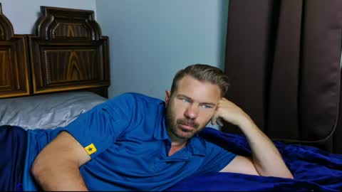 Snapshot of ahardman10 chatting on 06.08.26 Blue Eyed Handsome Man online show from 06.08.26