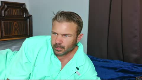 Snapshot of ahardman10 chatting on 06.10.26 Blue Eyed Handsome Man online show from 06.10.26