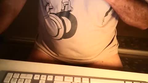 Snapshot of ahmole chatting on 09.18.25 Ole online show from 09.18.25