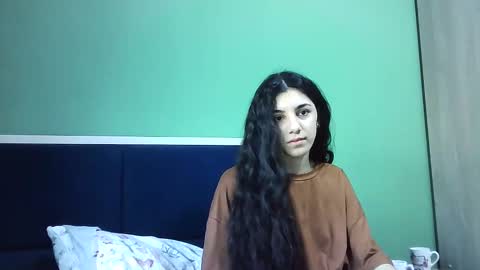 Snapshot of ahotkitty18 chatting on 12.19.24 Selena online show from 12.19.24