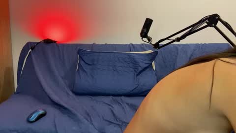 Snapshot of ahsleysnow chatting on 02.28.25 AHSLEY online show from 02.28.25