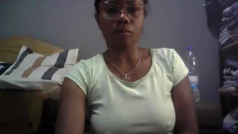 Snapshot of aicha_boobs chatting on 10.01.25 Aicha boobs online show from 10.01.25