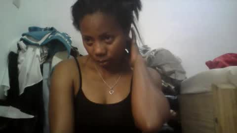 Snapshot of aicha_boobs chatting on 10.14.25 Aicha boobs online show from 10.14.25