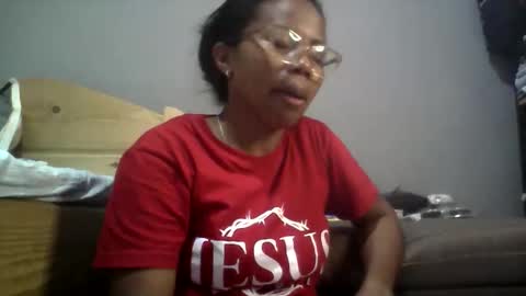 Snapshot of aicha_boobs chatting on 10.21.25 Aicha boobs online show from 10.21.25