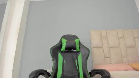 karoline  online show from 02.18.25