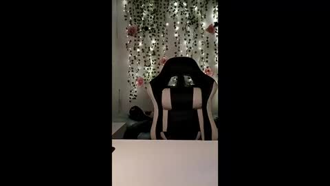 Snapshot of aiden_dwayne chatting on 02.03.26 Aiden online show from 02.03.26