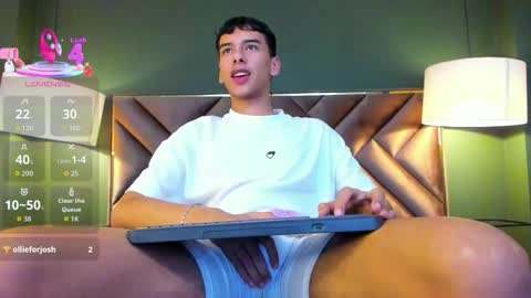 Snapshot of aiden_royce chatting on 11.26.25 aiden_royce online show from 11.26.25