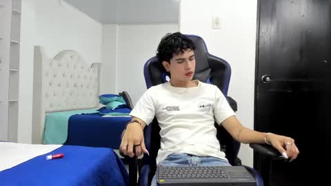 Snapshot of aiiden_15 chatting on 03.01.25 Aiden  online show from 03.01.25