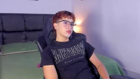 Snapshot of aiiden_15 chatting on 09.16.25 Aiden  online show from 09.16.25