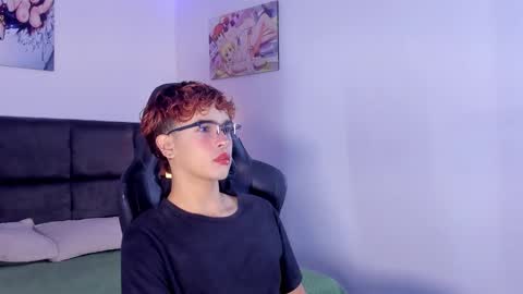 Snapshot of aiiden_15 chatting on 09.17.25 Aiden  online show from 09.17.25