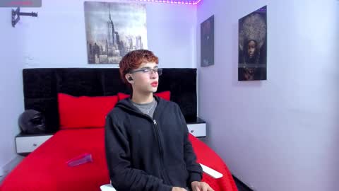 Snapshot of aiiden_15 chatting on 09.18.25 Aiden  online show from 09.18.25