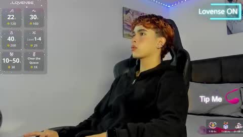 Snapshot of aiiden_15 chatting on 09.22.25 Aiden  online show from 09.22.25