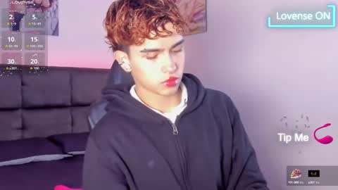 Snapshot of aiiden_15 chatting on 09.30.25 Aiden  online show from 09.30.25