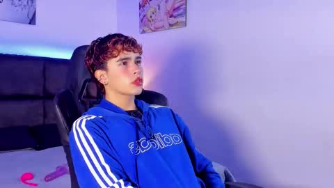 Snapshot of aiiden_15 chatting on 10.07.25 Aiden  online show from 10.07.25