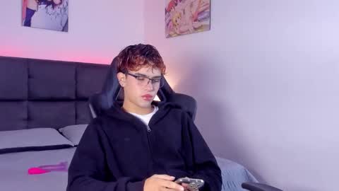 Snapshot of aiiden_15 chatting on 10.10.25 Aiden  online show from 10.10.25