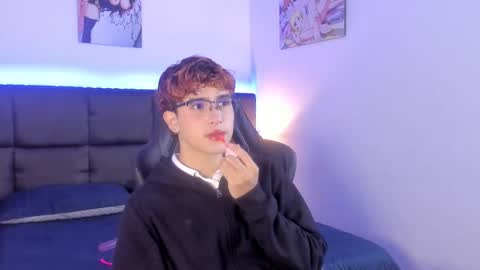 Snapshot of aiiden_15 chatting on 10.14.25 Aiden  online show from 10.14.25