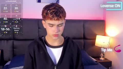 Snapshot of aiiden_15 chatting on 10.21.25 Aiden  online show from 10.21.25