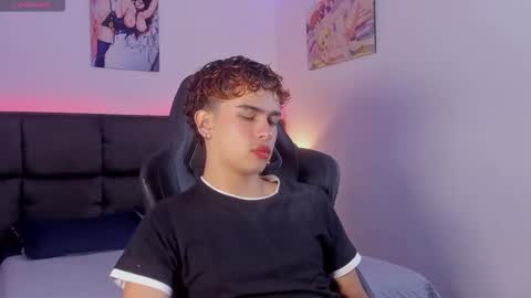 Snapshot of aiiden_15 chatting on 10.24.25 Aiden  online show from 10.24.25