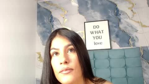 Snapshot of aiilynn_1 chatting on 04.21.26 Ailyn online show from 04.21.26