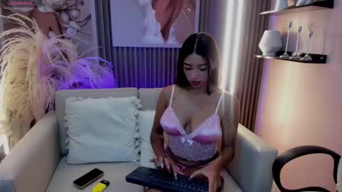 Snapshot of ailee_naughty chatting on 09.21.25   online show from 09.21.25