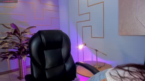  AILEEN VEGA  online show from 01.21.25