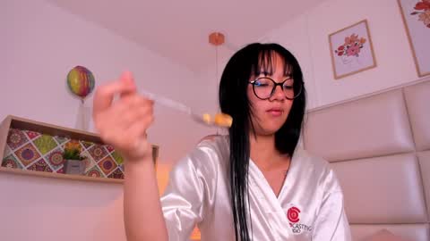 Aily Yozuko online show from 12.31.24