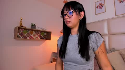 Aily Yozuko online show from 02.17.25