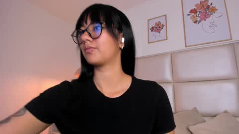 Aily Yozuko online show from 02.20.25