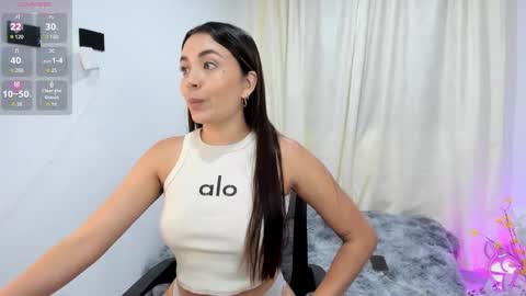 Snapshot of aisha_es chatting on 11.05.25 Aisha online show from 11.05.25