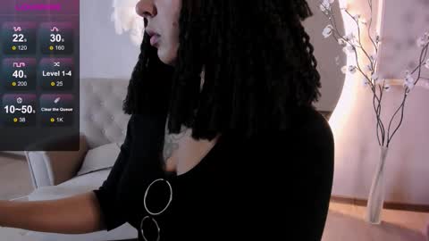 Aisha online show from 12.04.25