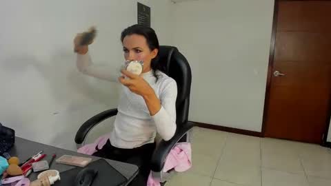 Aisha online show from 02.19.26