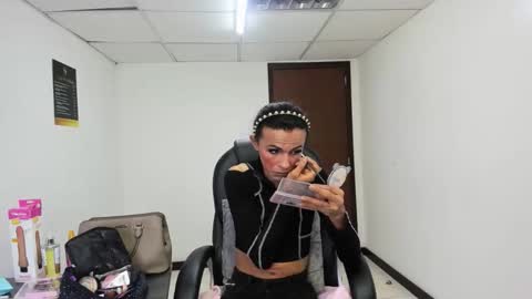 Aisha online show from 04.06.26