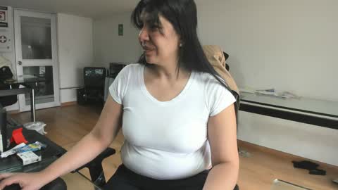 Snapshot of aisha_latina chatting on 06.01.26 Katie online show from 06.01.26