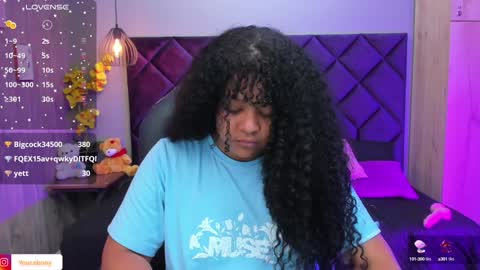 Snapshot of aisha_violet chatting on 12.03.24 Aisha Violet online show from 12.03.24