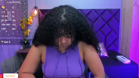 Snapshot of aisha_violet chatting on 12.03.24 Aisha Violet online show from 12.03.24