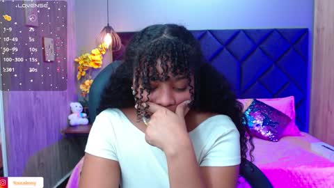 Snapshot of aisha_violet chatting on 12.17.24 Aisha Violet online show from 12.17.24