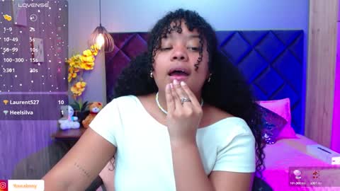 Snapshot of aisha_violet chatting on 12.17.24 Aisha Violet online show from 12.17.24