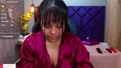 Snapshot of aisha_violet chatting on 12.21.24 Aisha Violet online show from 12.21.24