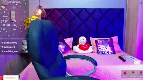 Snapshot of aisha_violet chatting on 01.12.25 Aisha Violet online show from 01.12.25