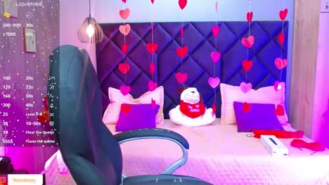 Snapshot of aisha_violet chatting on 02.15.25 Aisha Violet online show from 02.15.25