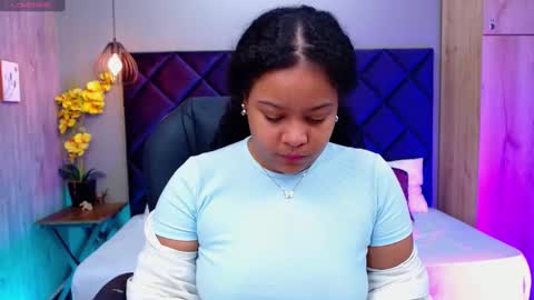 Snapshot of aisha_violet chatting on 02.21.25 Aisha Violet online show from 02.21.25