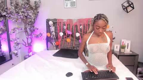 aishalehmann online show from 10.15.25