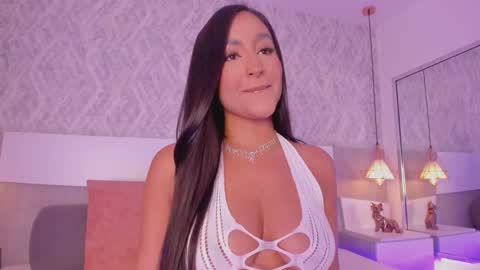 Aisha online show from 11.08.25