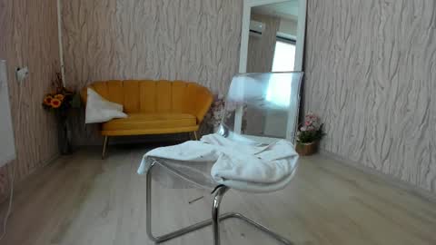 Aisha online show from 02.15.25