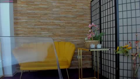 Aisha online show from 09.12.25