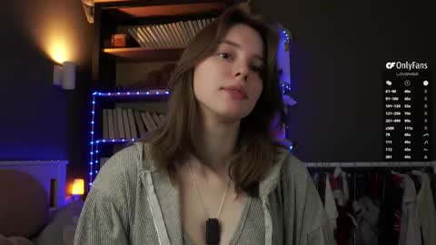 Snapshot of aislyfarran chatting on 02.25.26 Aliza online show from 02.25.26