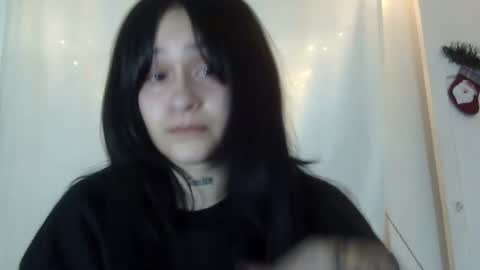 Snapshot of aitana23_ chatting on 12.15.24 aiti online show from 12.15.24