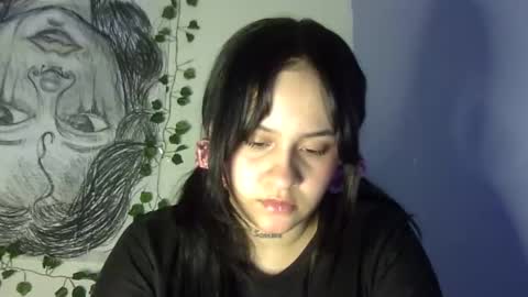 Snapshot of aitana23_ chatting on 01.04.25 aiti online show from 01.04.25